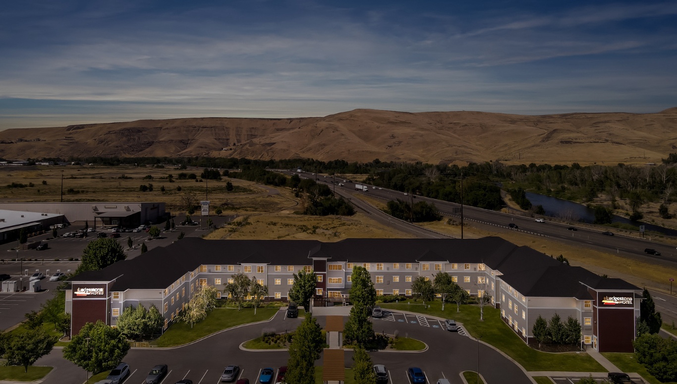Ledgestone Hotel Yakima
